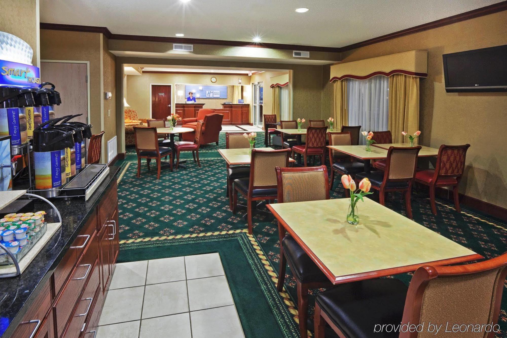 Comfort South - Woodland Hills Pensão