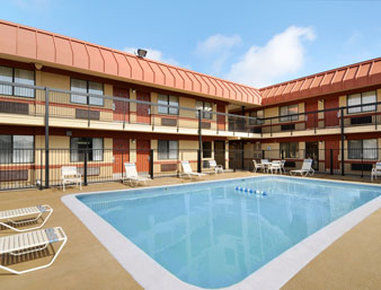 Super 8 By Wyndham Hotel