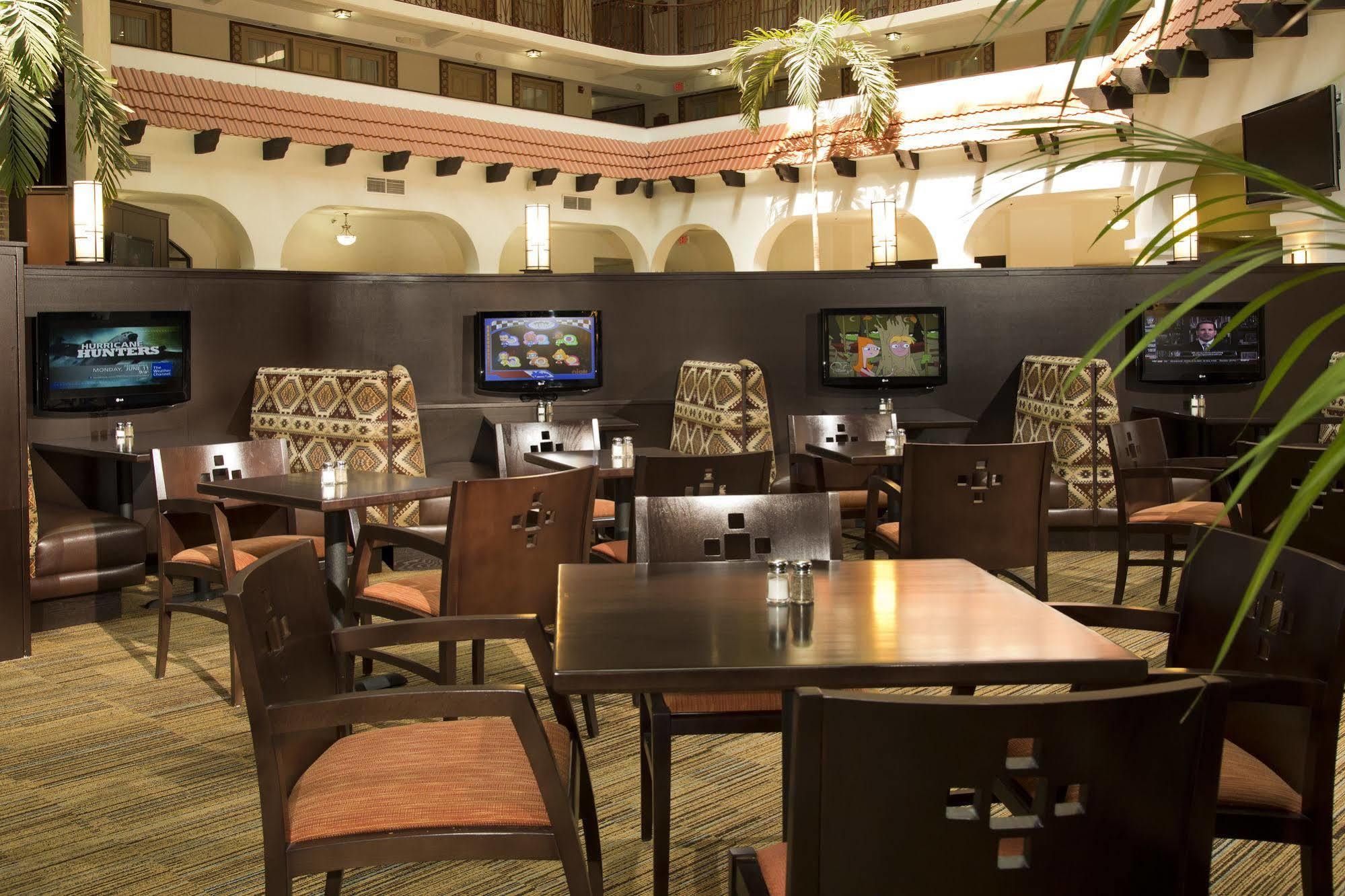 Embassy By Hilton I-44 Hotel 3*