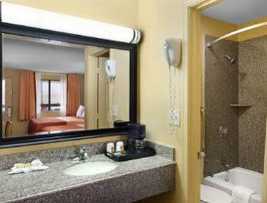 Hotel Super 8 By Wyndham 2*