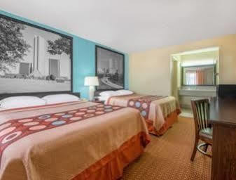 Super 8 By Wyndham Hotel 2*
