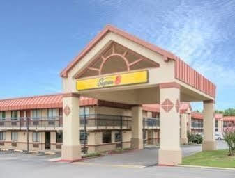 Super 8 By Wyndham Hotel Tulsa
