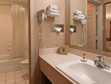 Super 8 By Wyndham Tulsa/arpt/st Fairgrounds Motel Tulsa