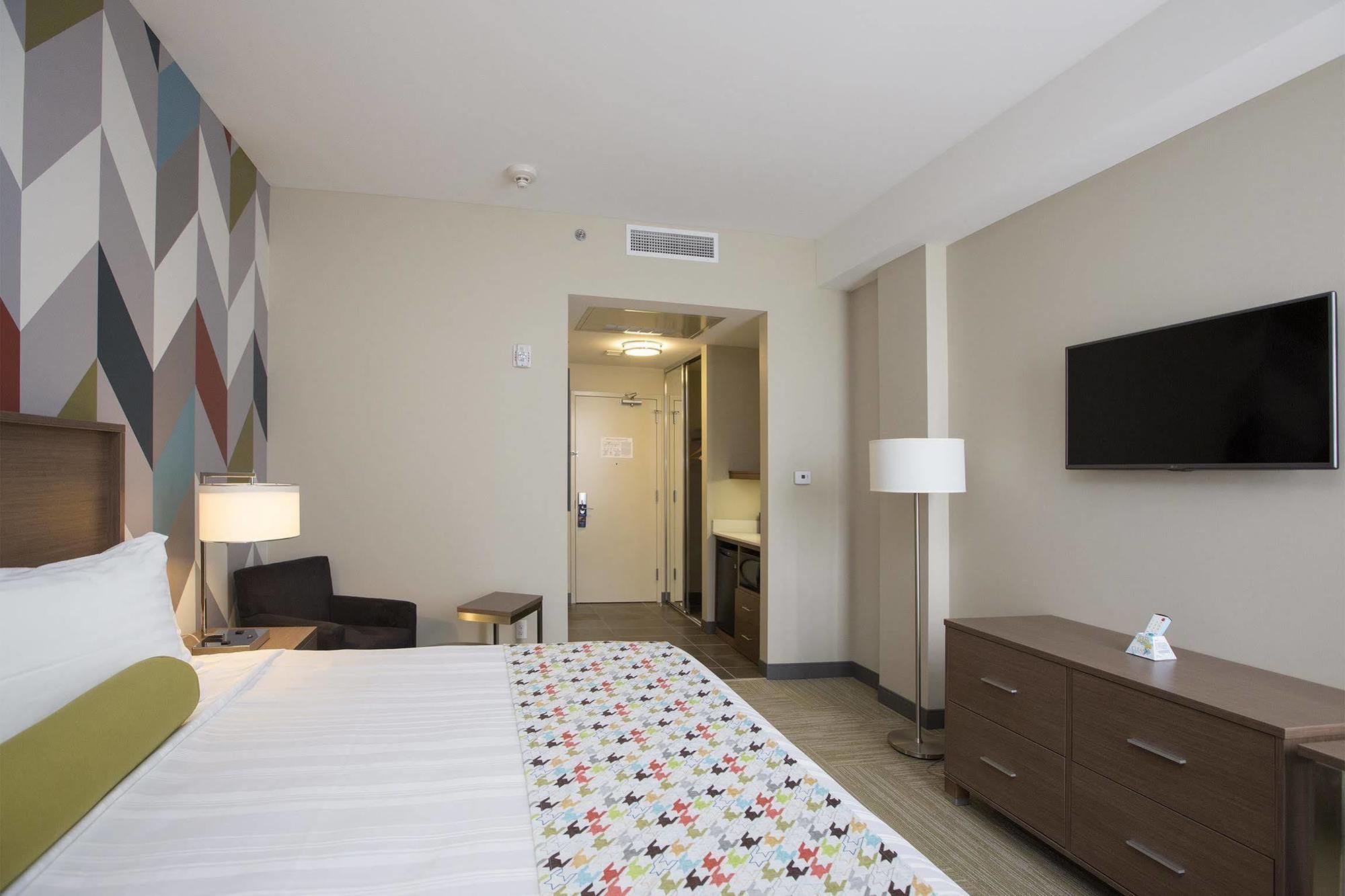 La Quinta & By Wyndham Downtown - Route 66 Hotel Tulsa