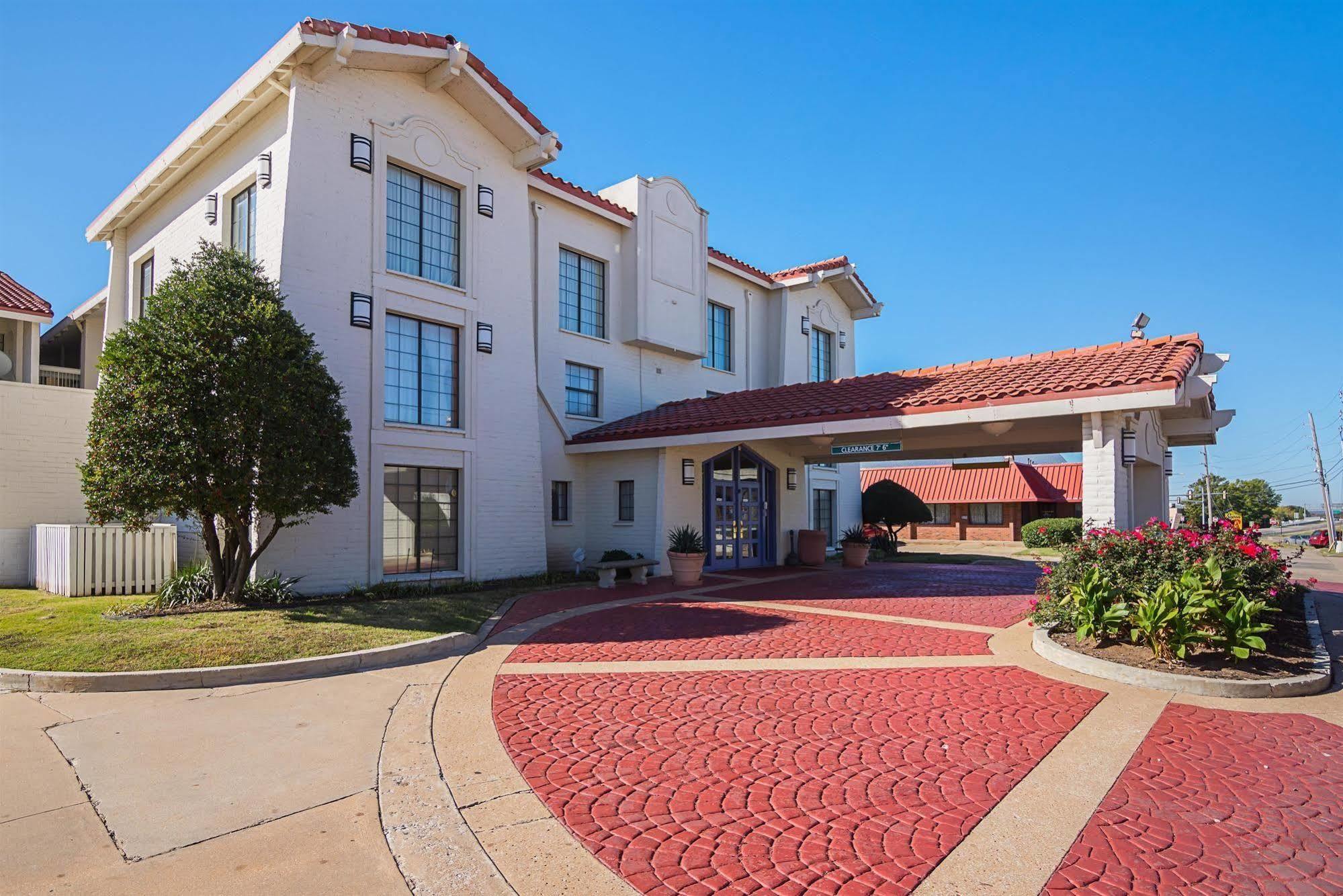 Baymont By Wyndham Broken Arrow 2* Tulsa