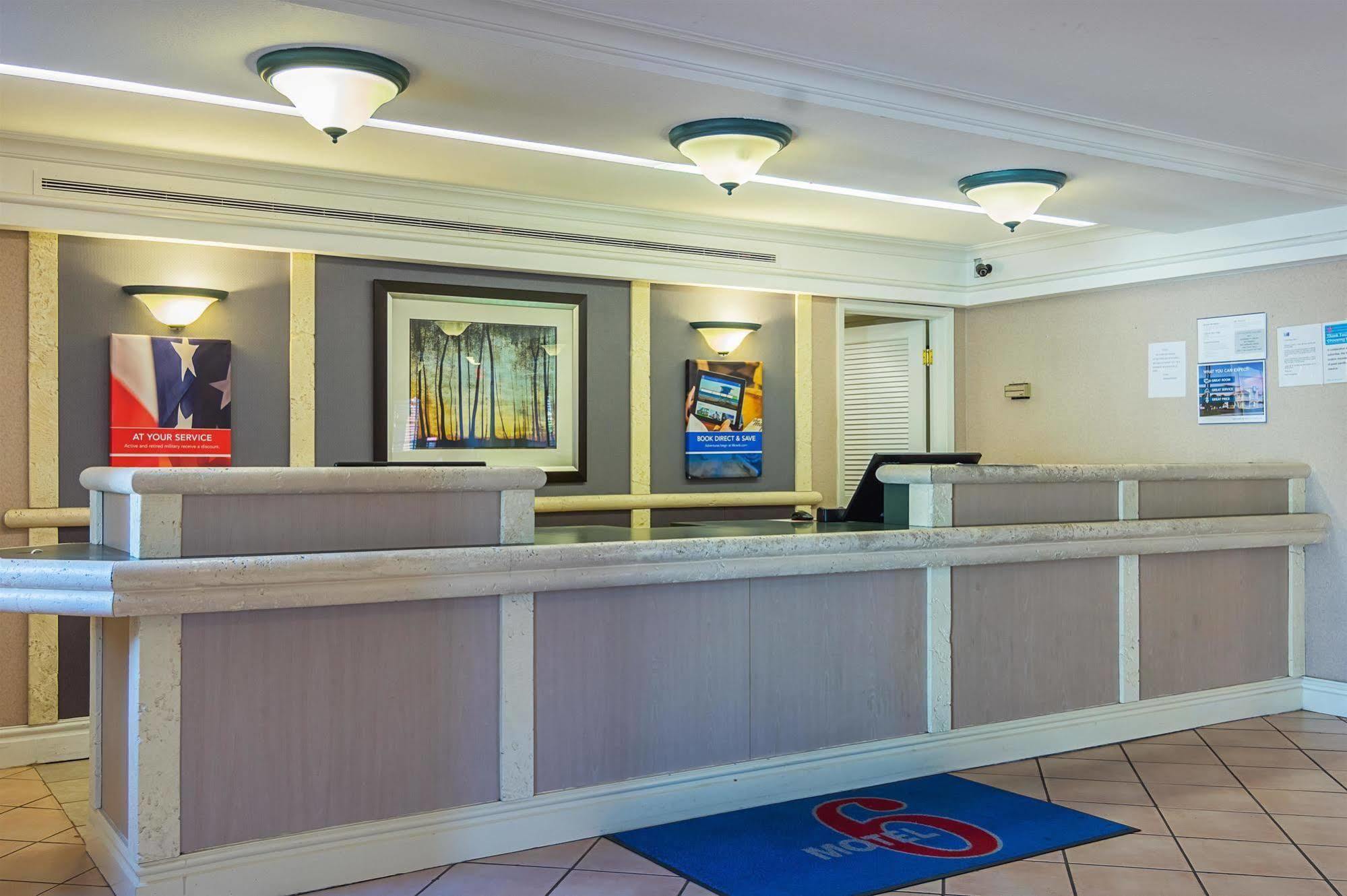 Baymont By Wyndham Broken Arrow Motel