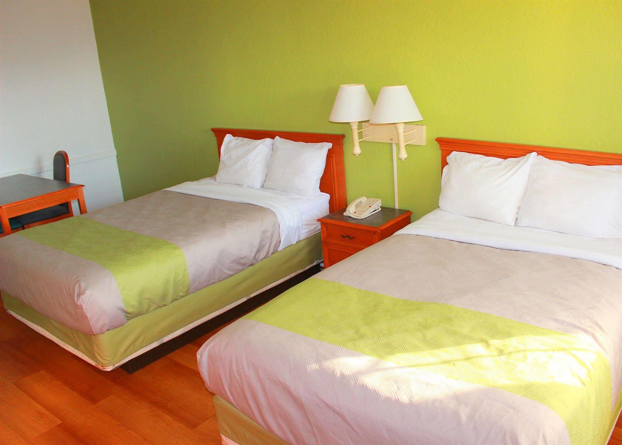 Baymont By Wyndham Broken Arrow Motel 2*