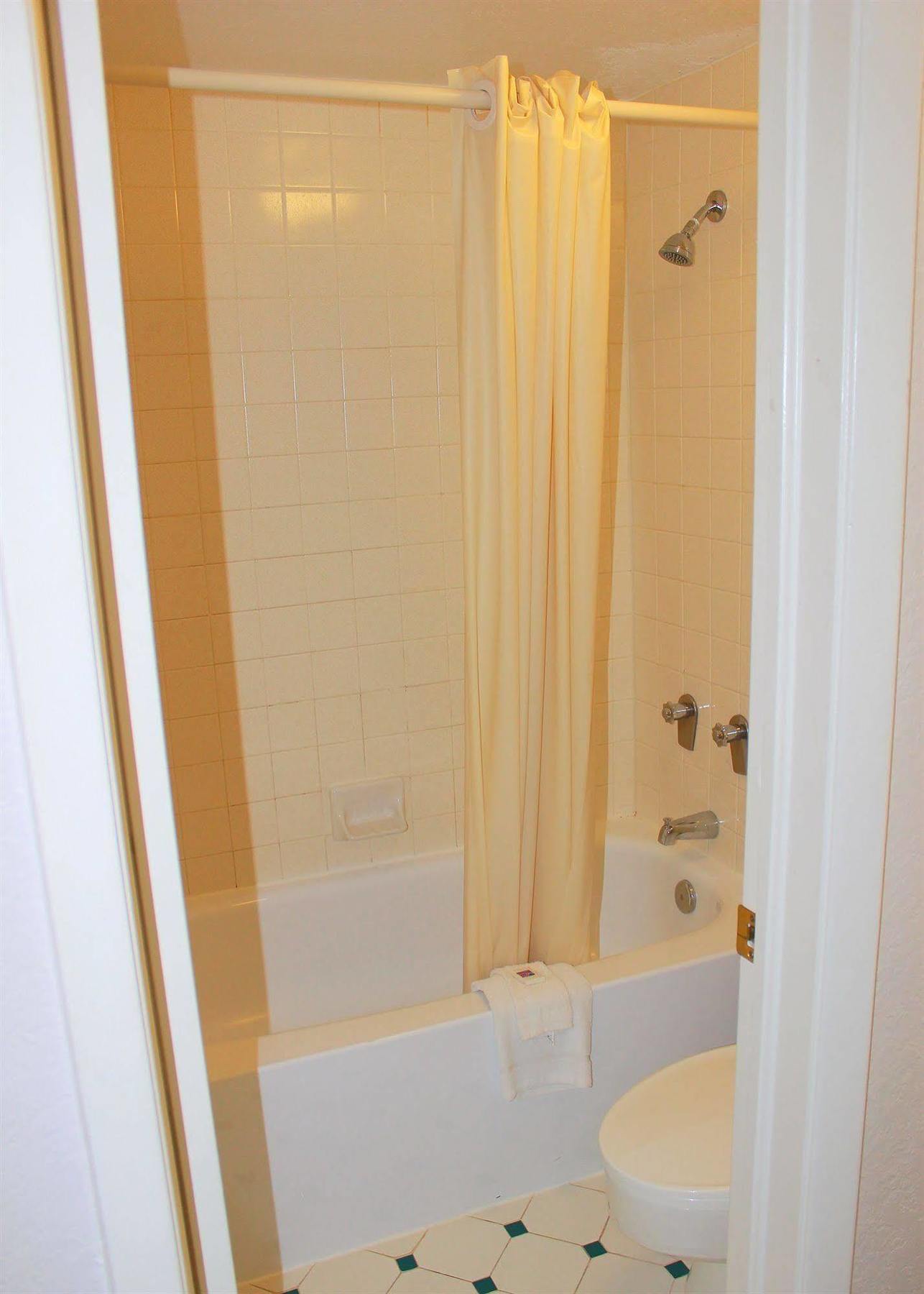 Baymont By Wyndham Broken Arrow 2*