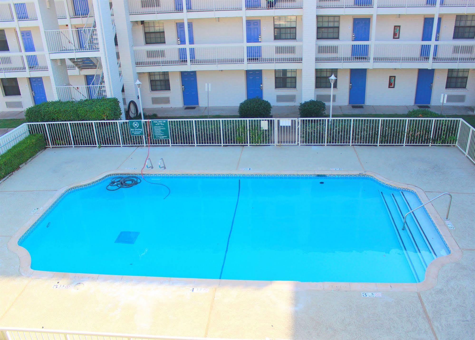 Baymont By Wyndham Broken Arrow Motel 2*