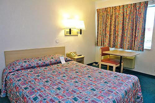 Oyo Ok, I-44 Hotel Tulsa