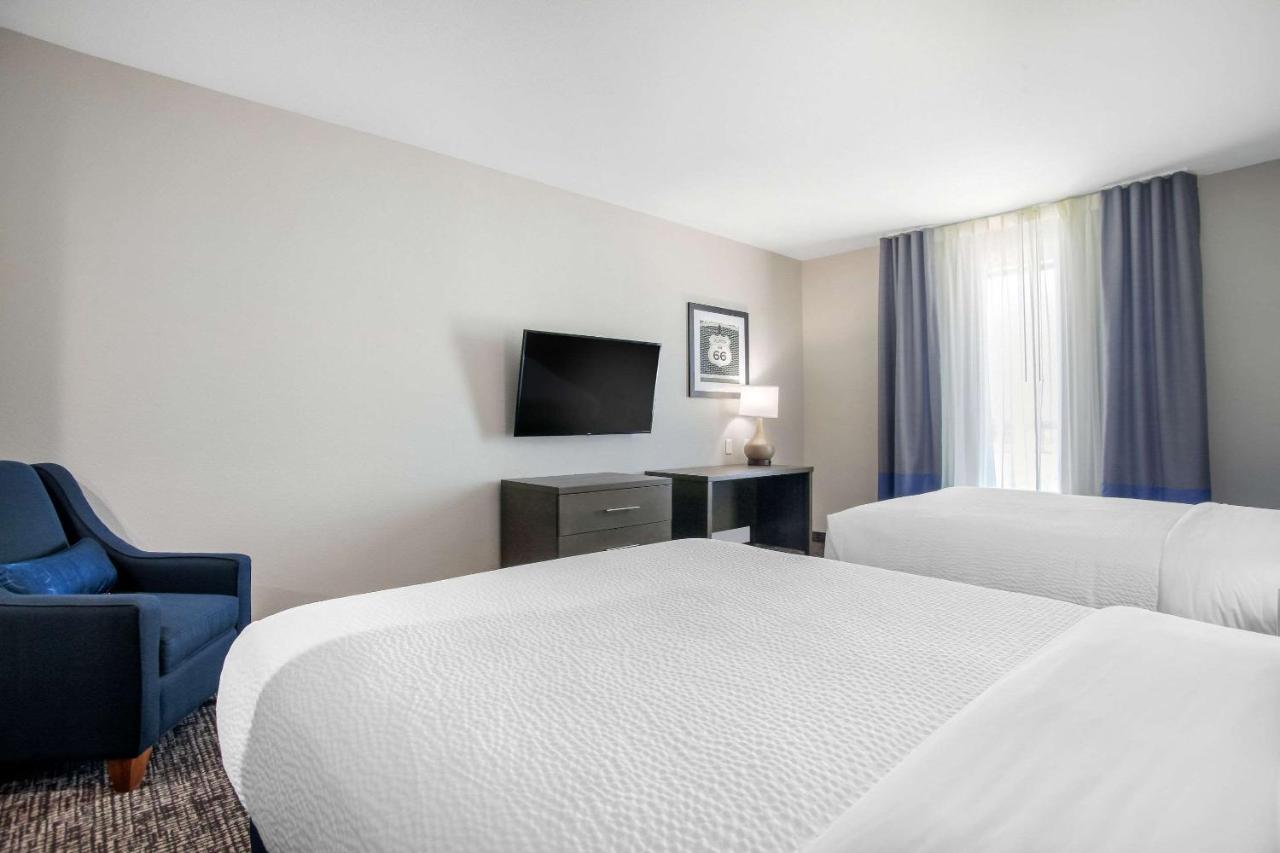 Express & East - Catoosa By Ihg Hotel Tulsa