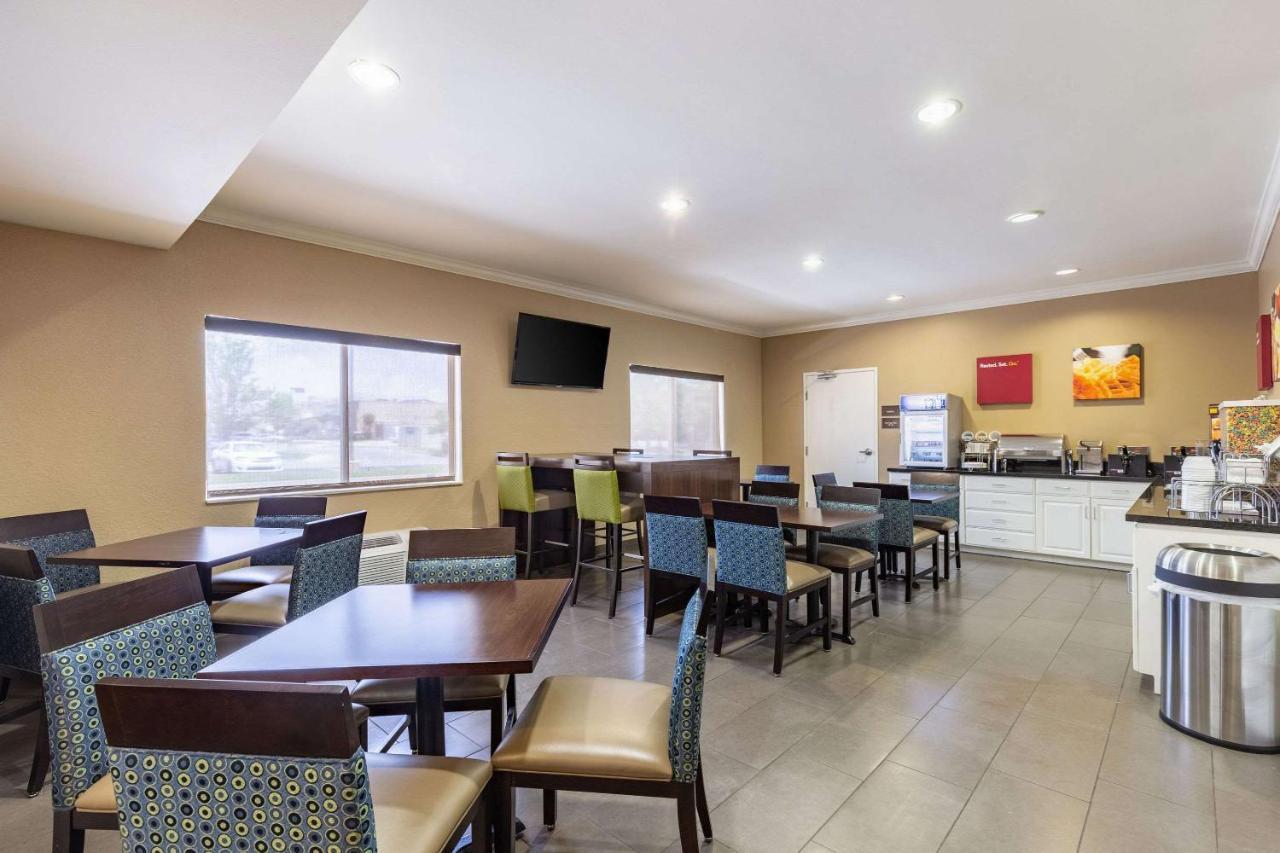 Comfort South - Woodland Hills 2*