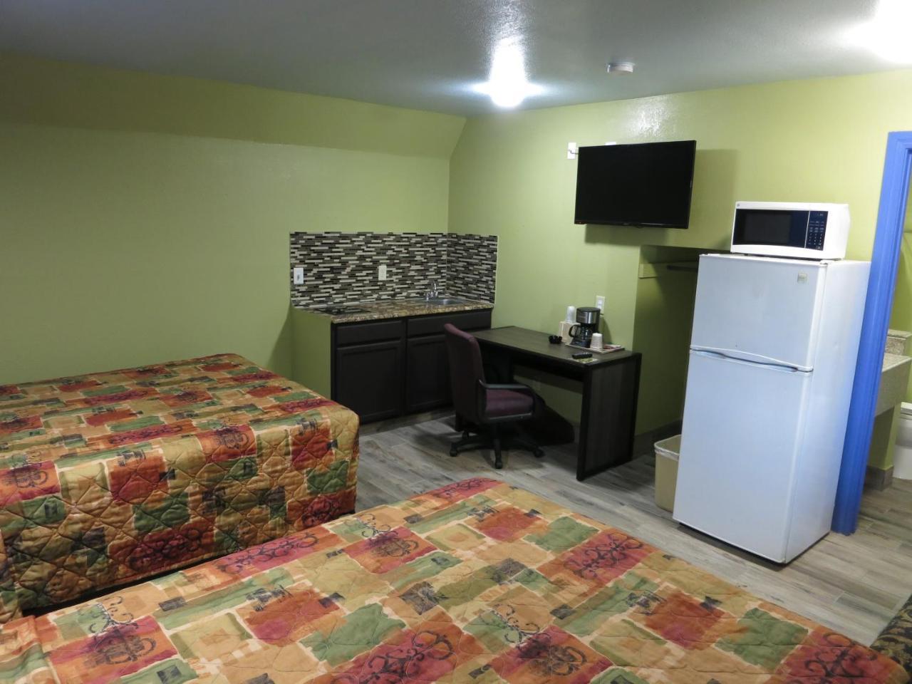 Gateway Motel *
