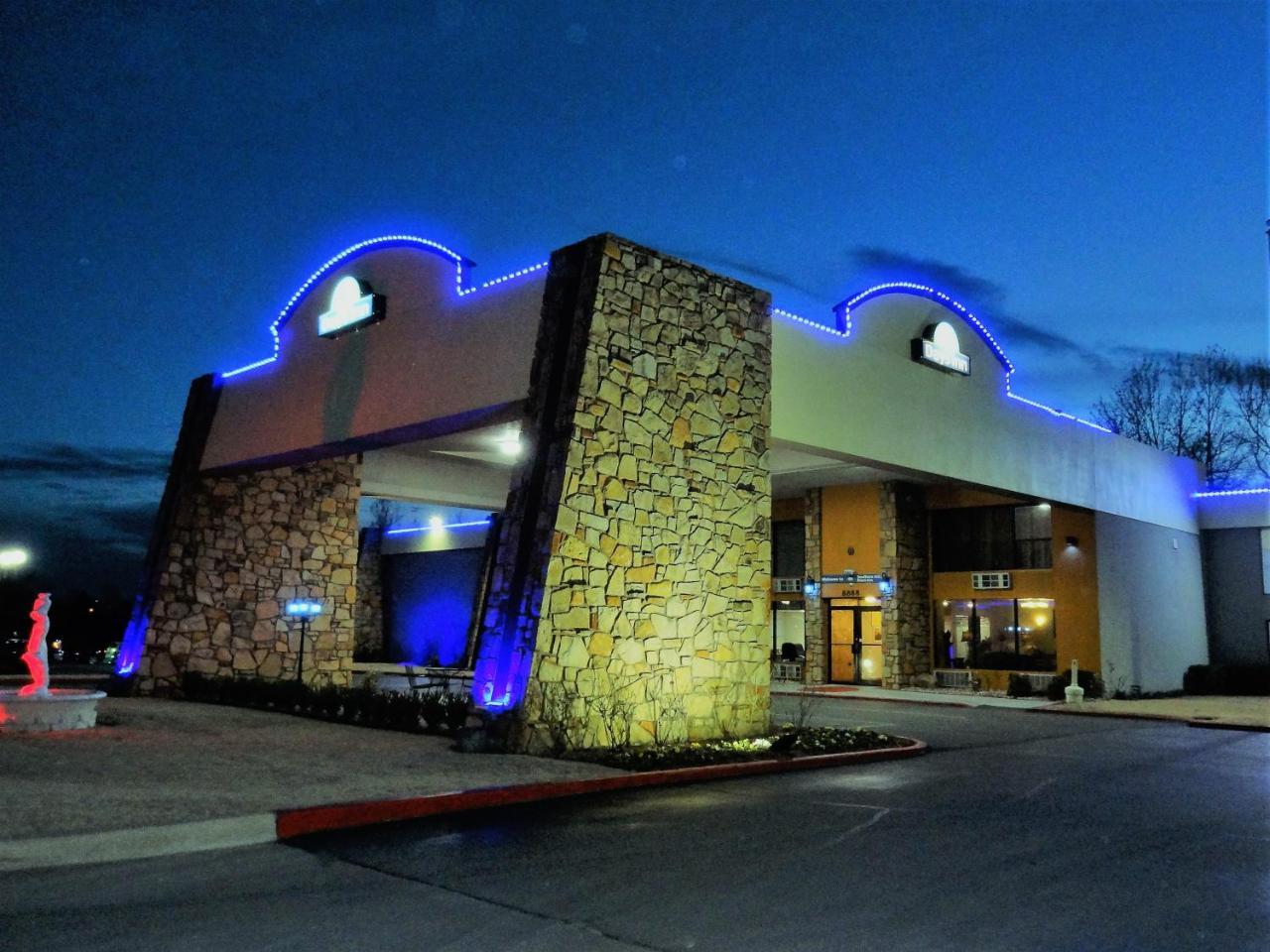 Days By Wyndham Southern Hills/oru Hotel