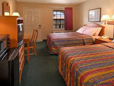 Super 8 By Wyndham Tulsa/arpt/st Fairgrounds 2* Tulsa