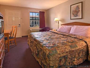 Super 8 By Wyndham Tulsa/arpt/st Fairgrounds Motel Tulsa