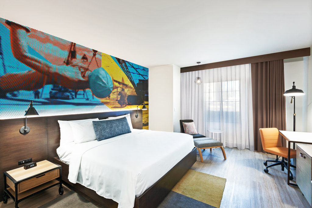 Indigo Dwtn/entertainment Area 4*
