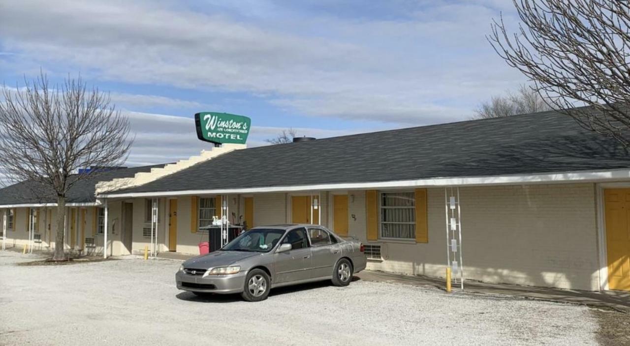 Winstons Air Conditioned Hotel 3*