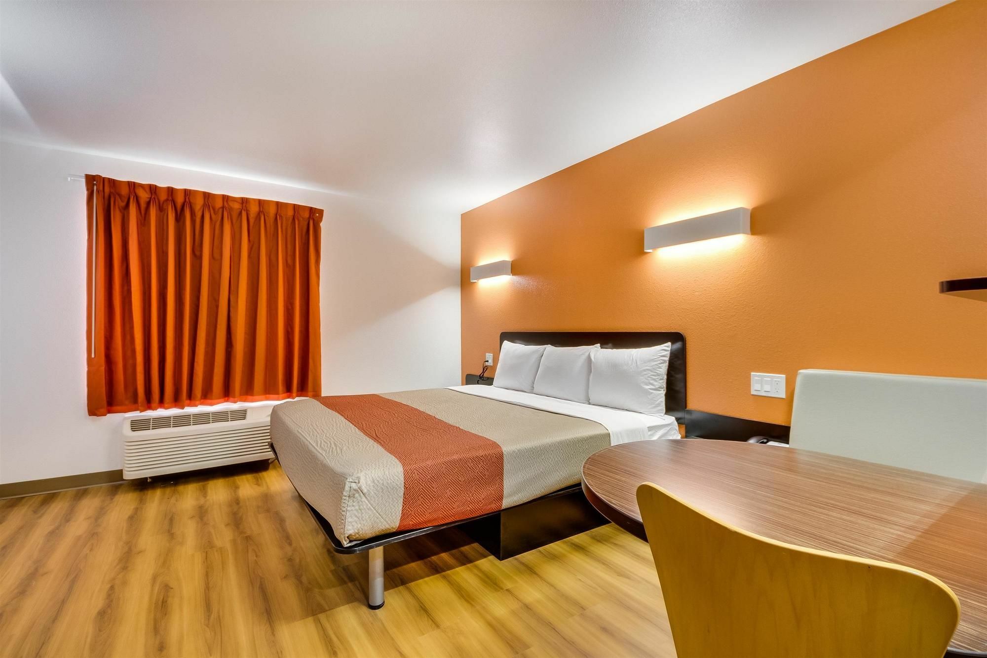 6 Tulsa, Ok Hotel