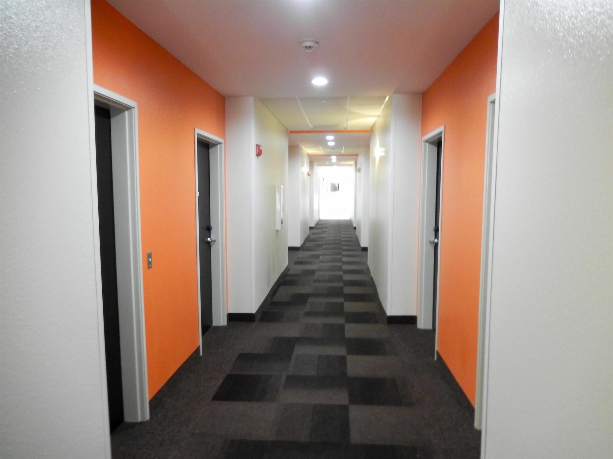 6 Tulsa, Ok Hotel 2*