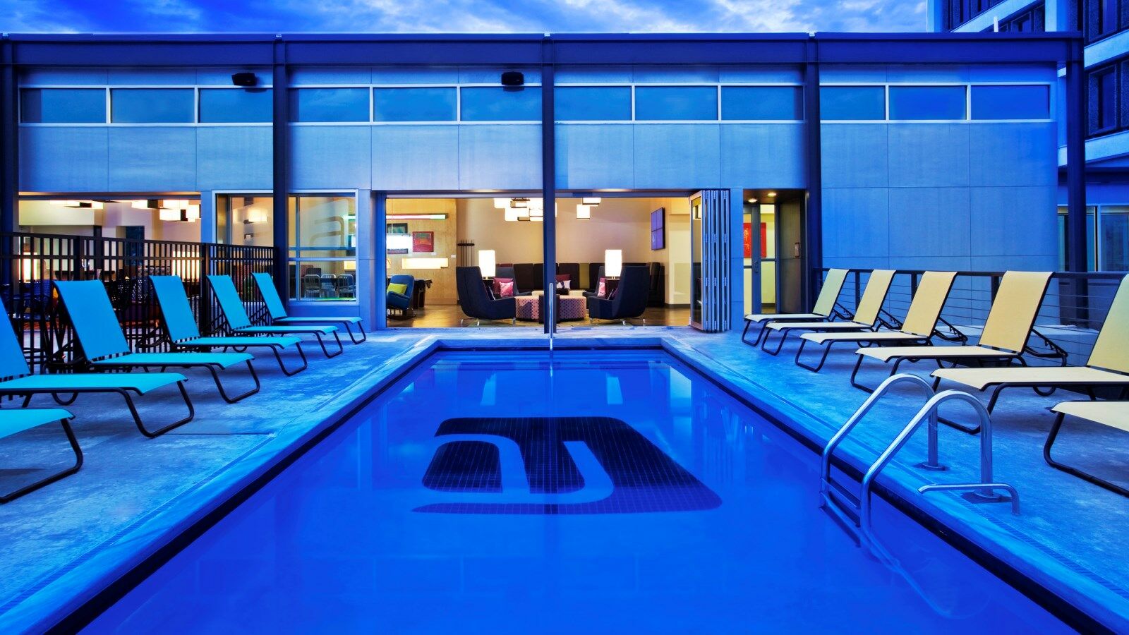 Aloft Downtown 3*