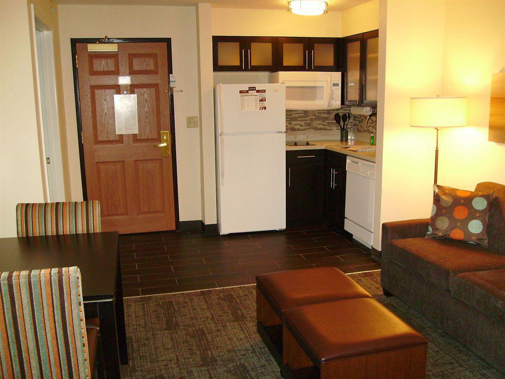 Staybridge Tulsa-woodland Hills By Ihg 3*