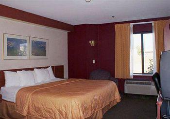 Hotel Sleep & I-44 Tulsa