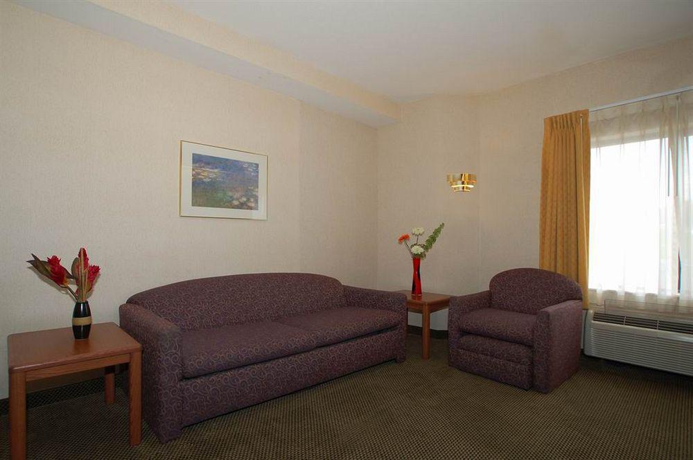 Sleep & I-44 Hotel Tulsa