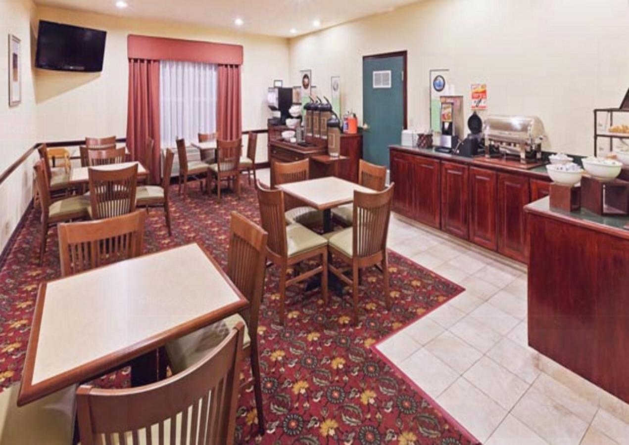 Country & By Radisson, Tulsa, Ok Hotel Tulsa