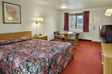 Super 8 By Wyndham Hotel
