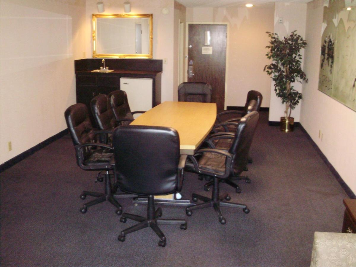 Motel Trade Winds 3*