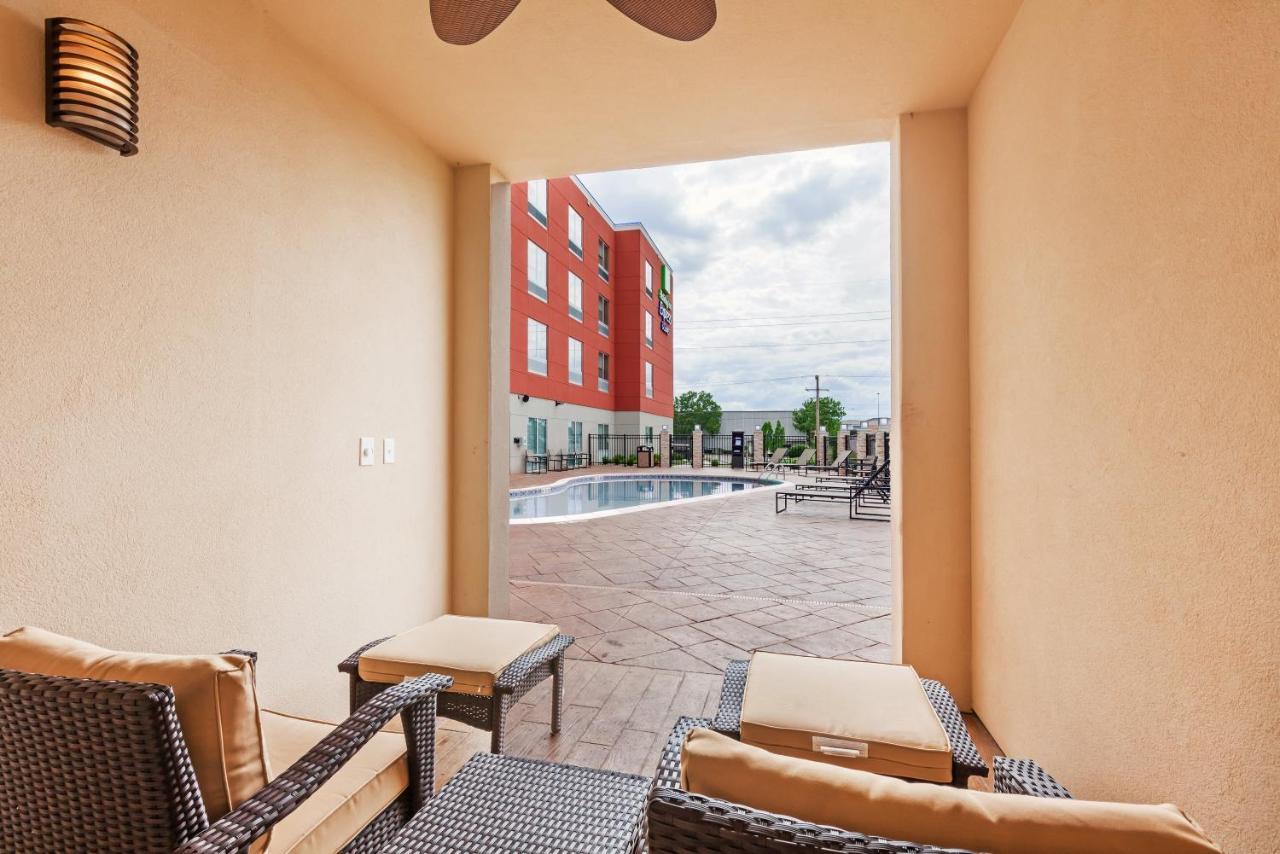 Hotel Express & South - Woodland Hills By Ihg 3*