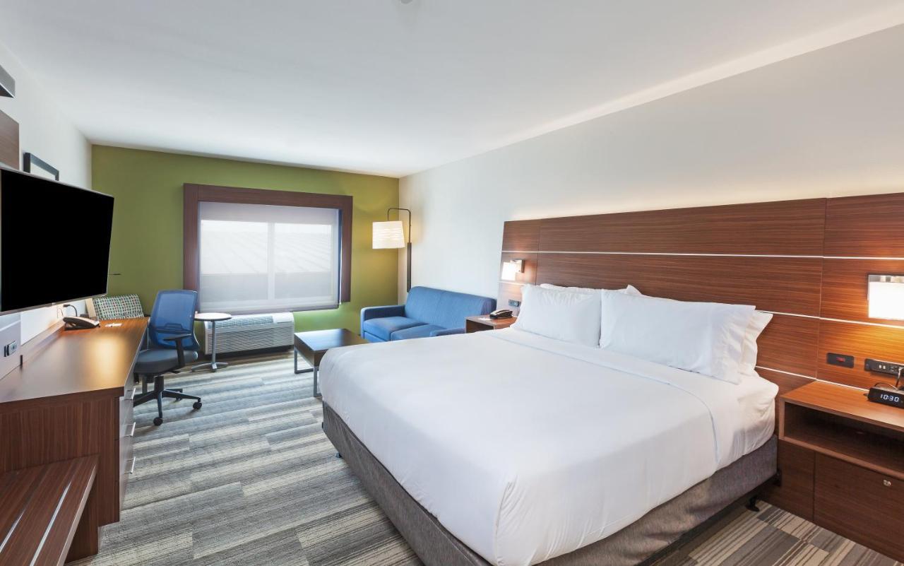 Express & South - Woodland Hills By Ihg Hotel