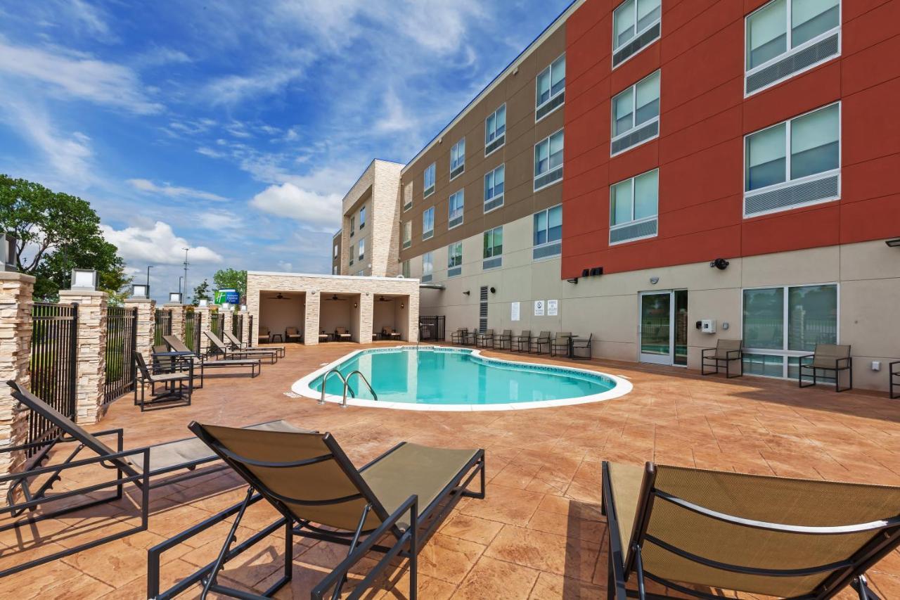 Hotel Express & South - Woodland Hills By Ihg