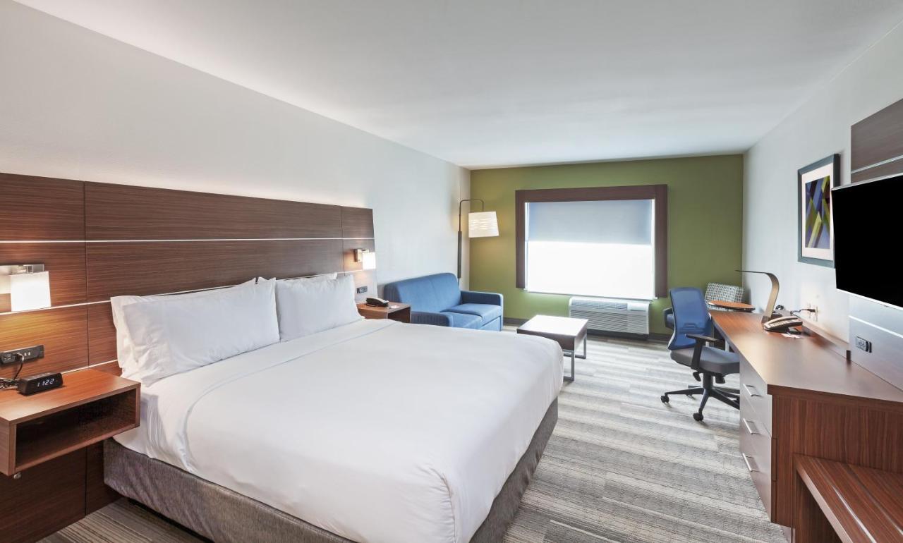 Express & South - Woodland Hills By Ihg 3*