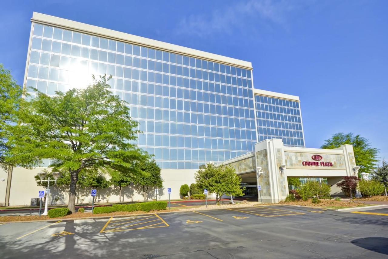 Crowne Plaza Southern Hills Hotel