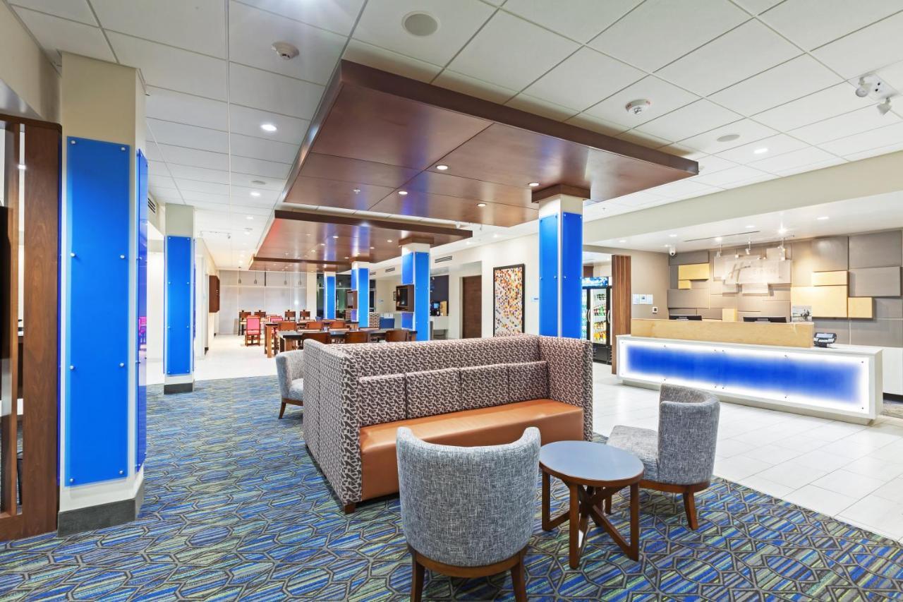 Hotel Express & South - Woodland Hills By Ihg