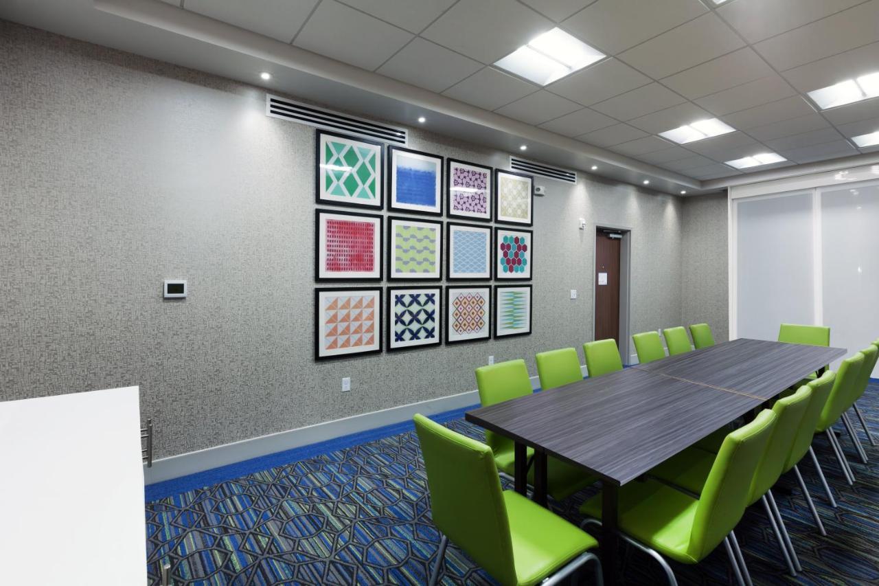 Hotel Express & South - Woodland Hills By Ihg