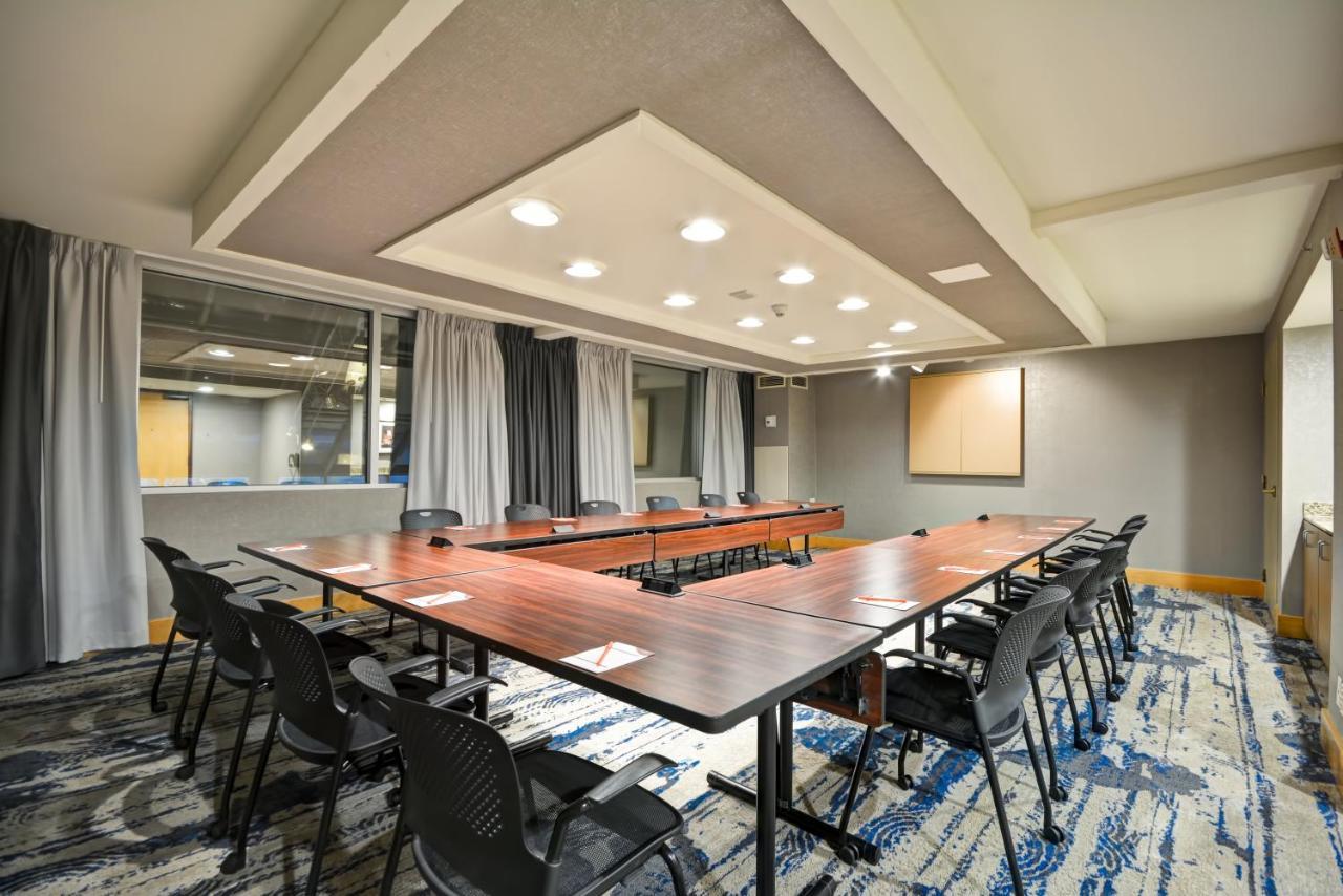 Crowne Plaza Southern Hills 4* Tulsa