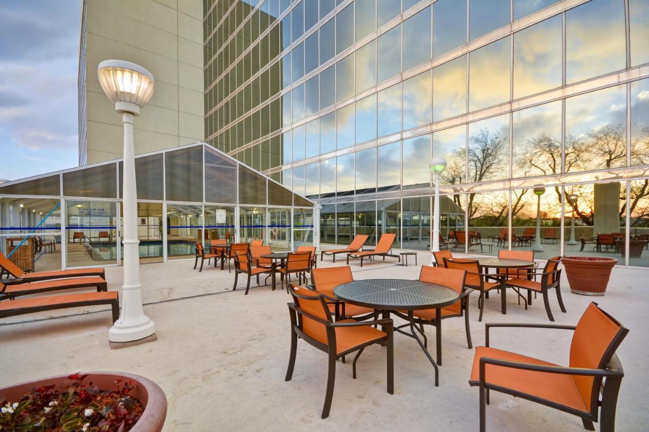 Crowne Plaza Southern Hills Hotel Tulsa