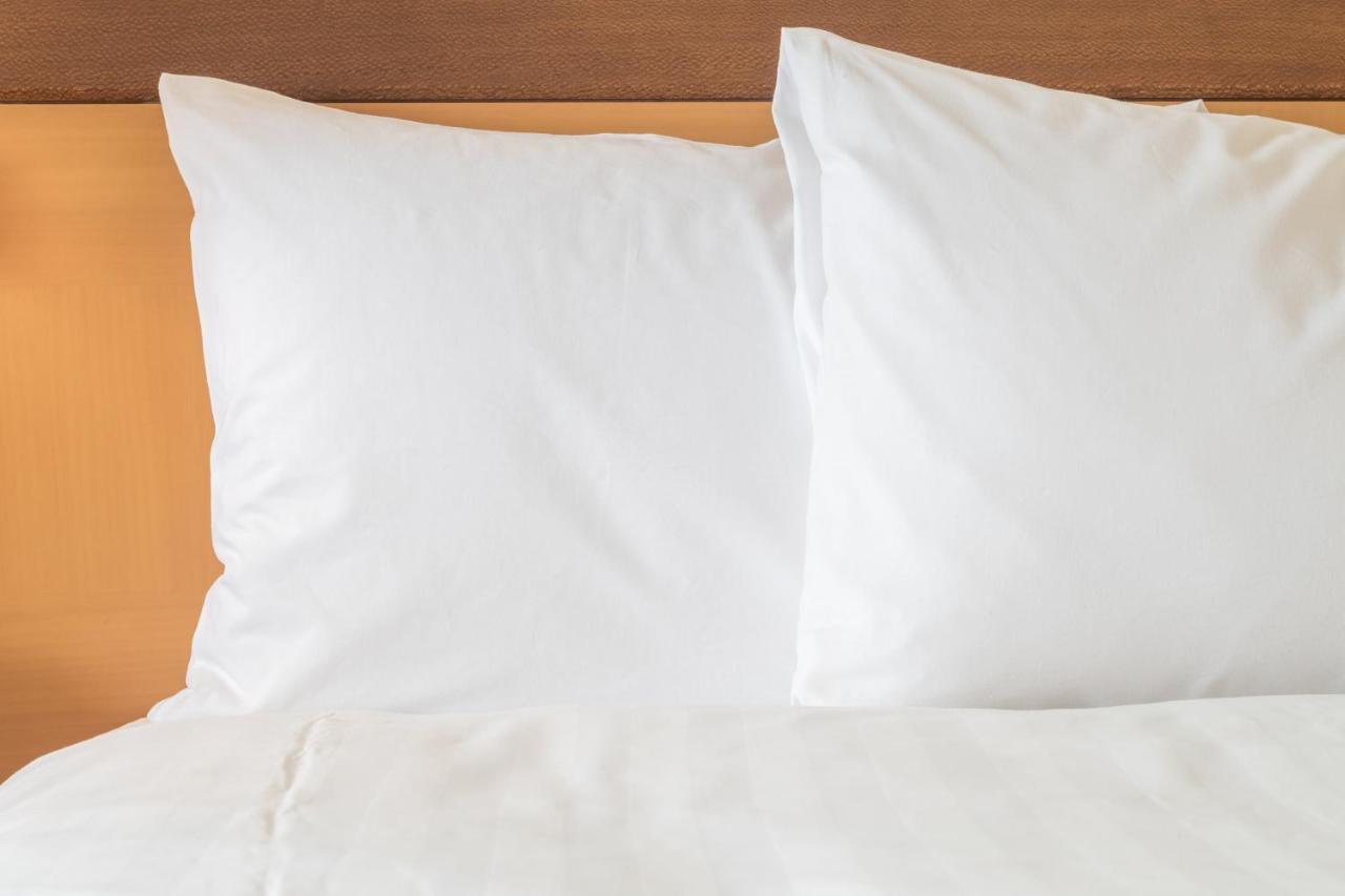 Express & South - Woodland Hills By Ihg