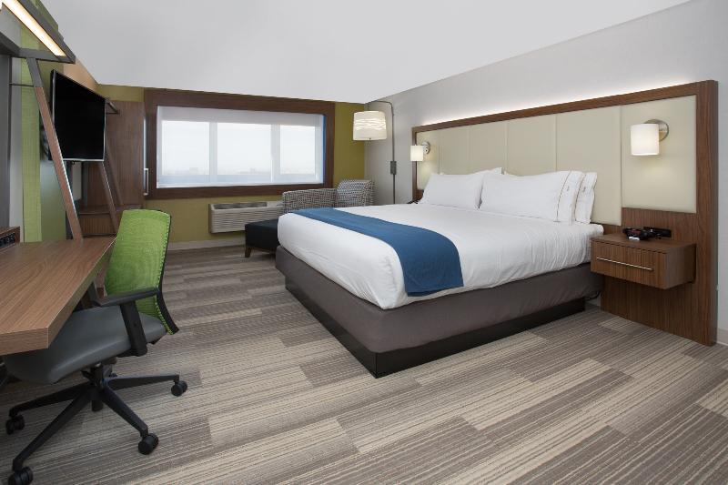 Express & South - Woodland Hills By Ihg Hotel 3*