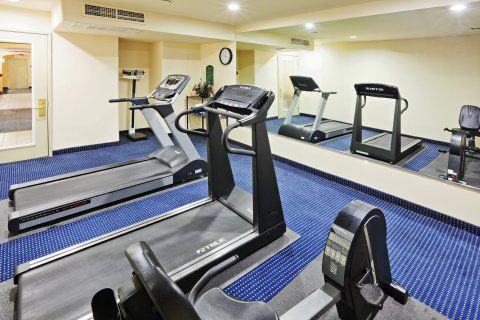 Inn Quality Tulsa-downtown West 3*