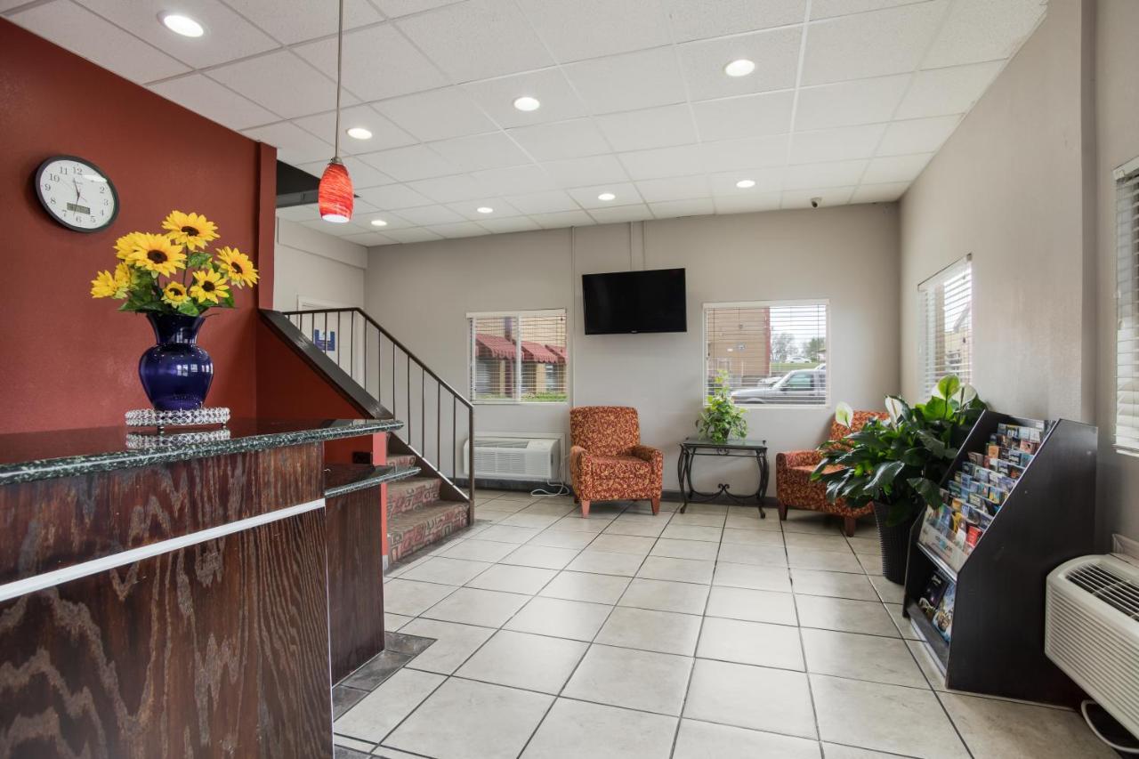 Americas Value I-44 Motel 2*
