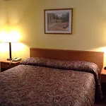 Travelodge By Wyndham Tulsa