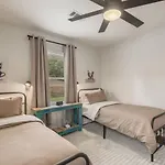 Modernnest-Ks Bed And Fire Pit
