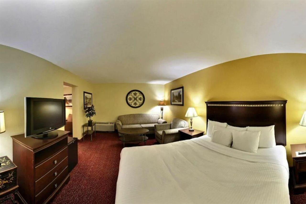 Clarion International Airport Hotel Tulsa