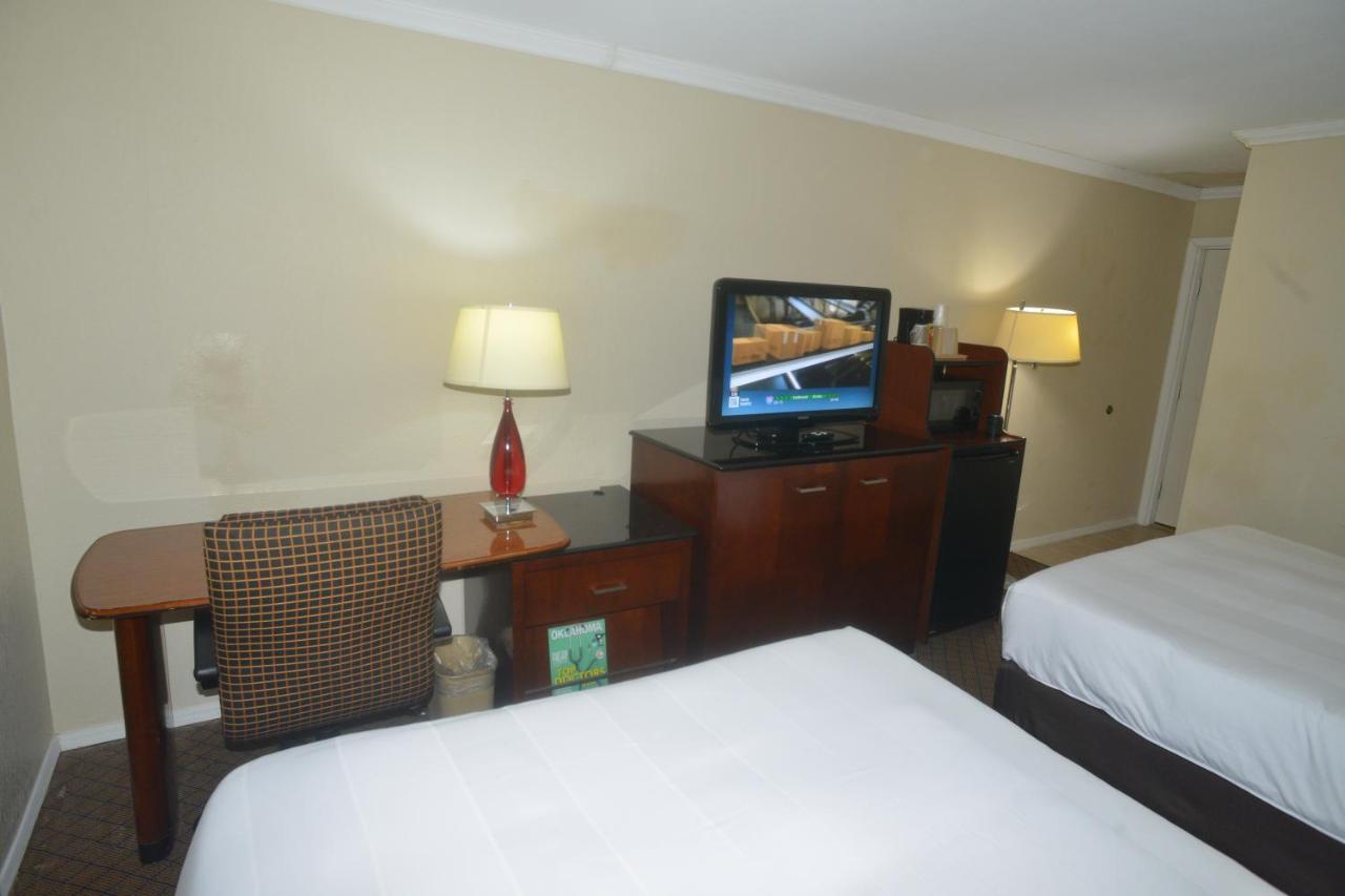 Hometown & Motel Tulsa