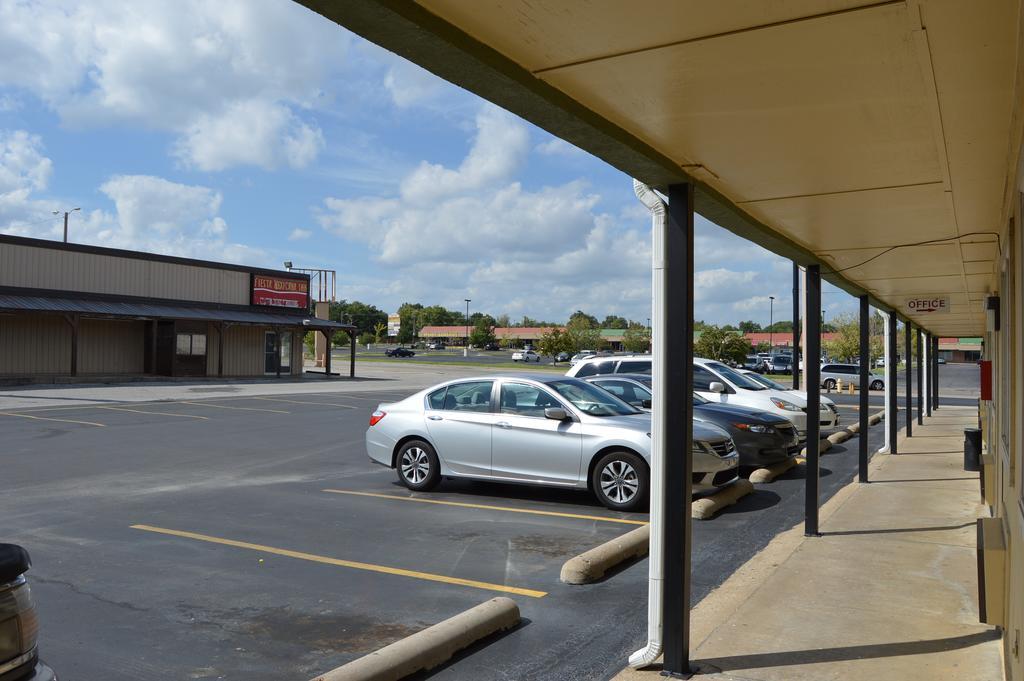Delux Motel Tulsa