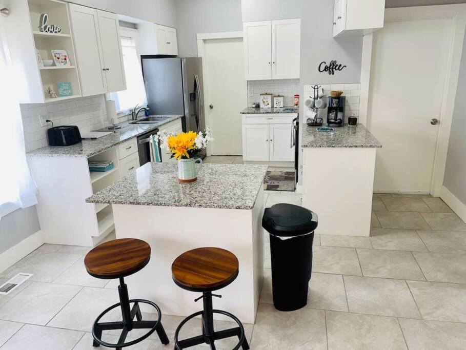 Villa Cherry Street Luxury- Shopping-dining-by Downtown And Hospitals Tulsa
